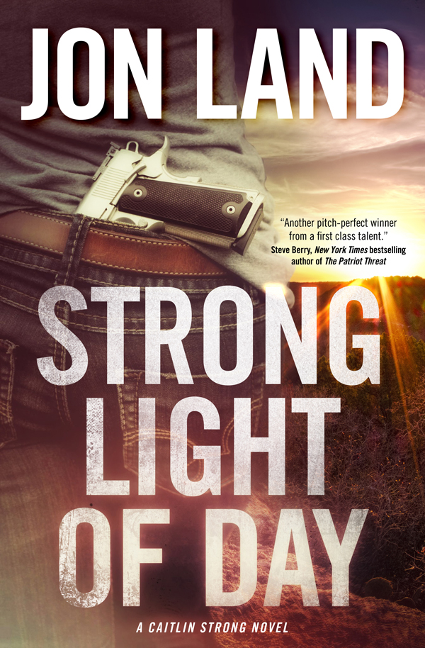 descargar libro Strong Light of Day